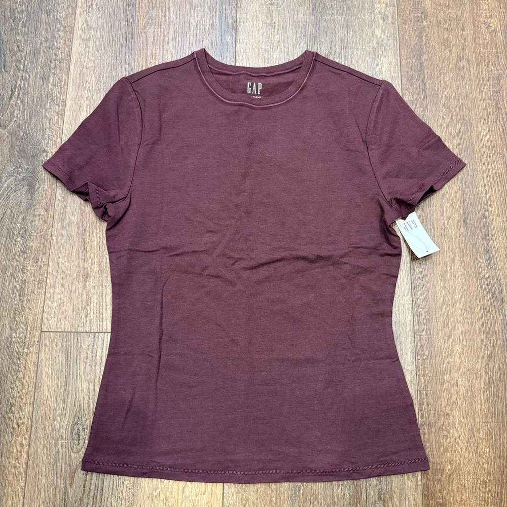 New Gap close knit tee purple/maroon